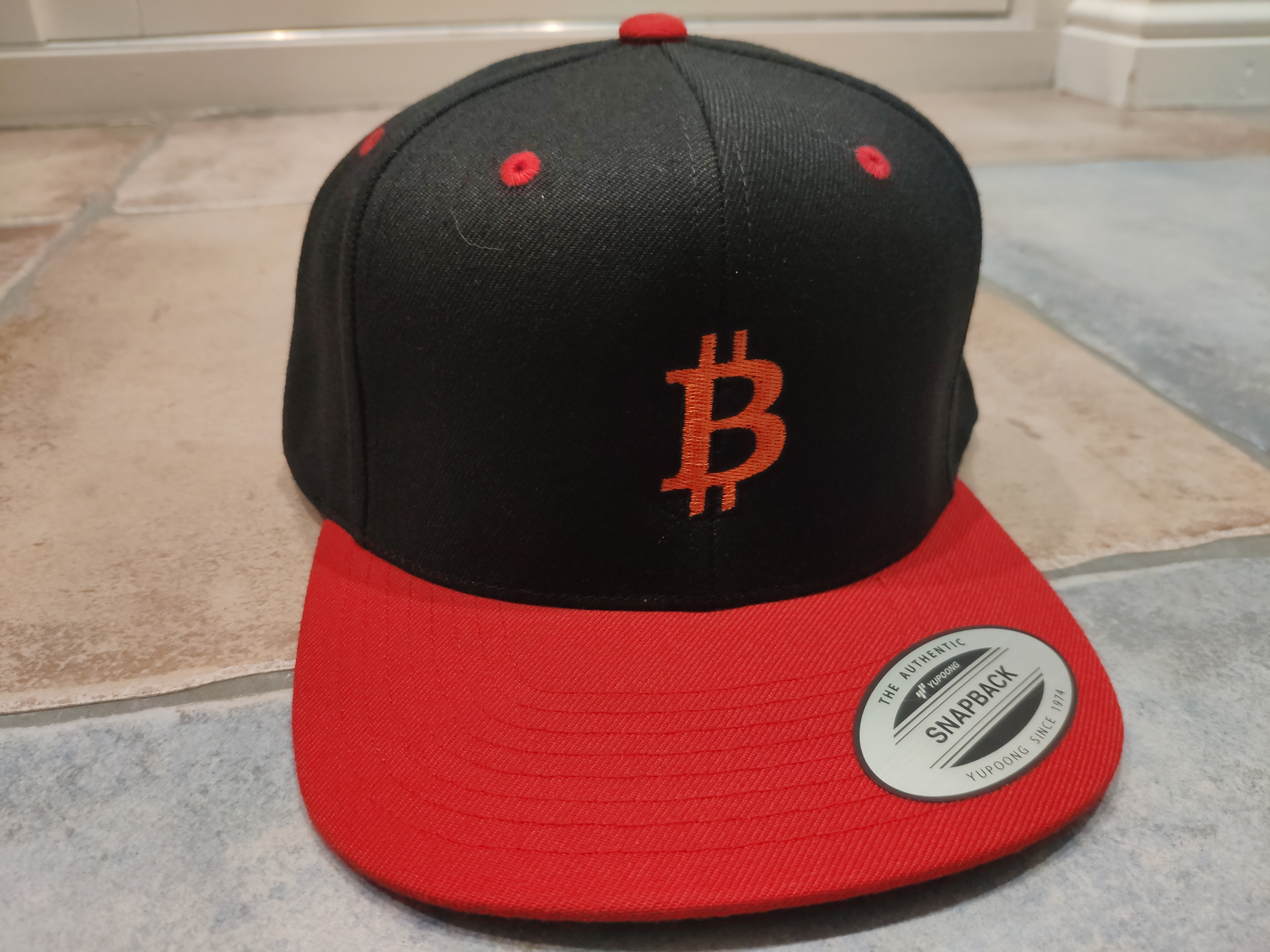 Snapback Hat /w Bitcoin logo
